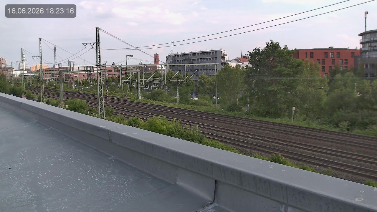 Live webcam view of Hannover Railway Trainspotting Cam
