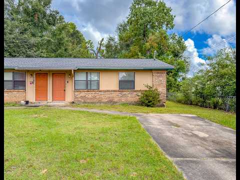 CUTE 2/1 w/ Huge Yard, Open Kitchen w/ Bar, Updated Shower, Newer Flooring/Paint! $1050 /month Avail Now! property video