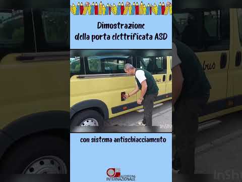 Dimostrazione apertura porta elettrificata ASD scuolabus
