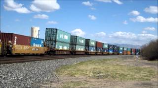 preview picture of video 'Westbound Stack Train at Benson, AZ'
