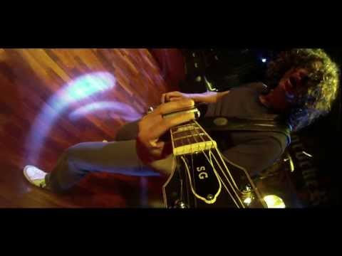 MOTOROCKER - ACELERA E FREIA (Official Music Video)