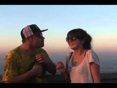 RONNIE GREEN COM OS GRINGOS CANTANDO MELÔ DO BARRETO.avi