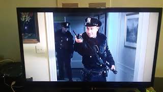 The Santa Clause (1994) - Santa Claus gets arrested