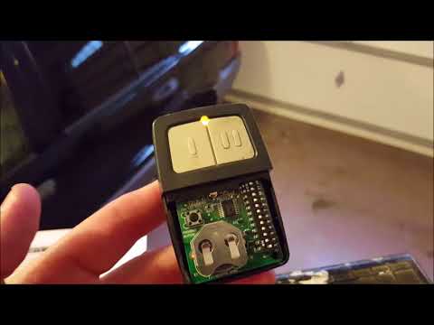 DIY!  How To Program a CLICKER UNIVERSAL Garage Door Opener