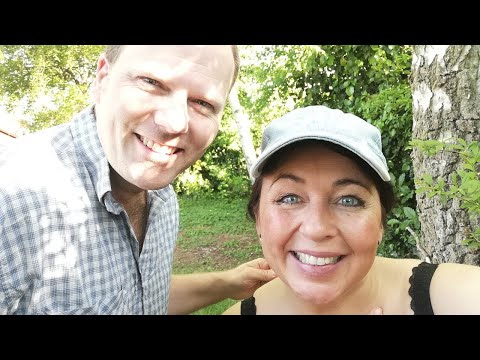 Sitting in the sun☀️🍷Amalie and Sofia sleeping out😴🥰
