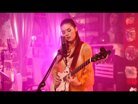 Elise Trouw - Make Believe (Live Loop Video)