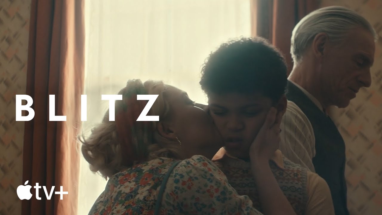 Paul Weller Performs "Family Piano"