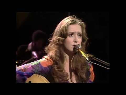 Bonnie Raitt - Angel From Montgomery (Old Grey Whistle Test 1976)