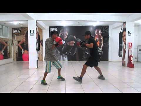 Boxeo en Comas - Lima 1 Mascoteo con monito