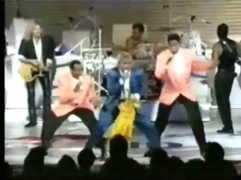 ROD STEWART -  TWISTIN' THE NIGHT AWAY -  LIVE   VAGABOND HEART