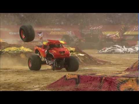 Monster Jam - El Toro Loco Monster Truck Full Freestyle from Arlington, Texas - 2012