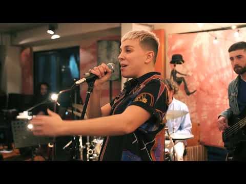 download lagu mp3 mp4 Mama Funk, download lagu Mama Funk gratis, unduh video klip Download Mama Funk Mp3 dan Mp4 Youtube Gratis