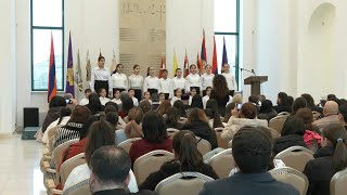 Գաֆեսճյան կենտրոնը և Շահիդ Չամրանի համալսարանը գրքեր են նվիրել Վաչէ և Թամար Մանուկյան Մատենադարանին
