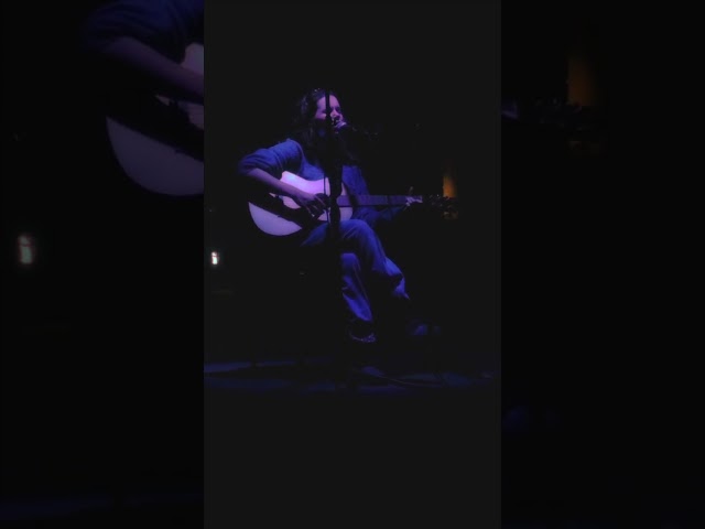 Vídeo relacionado con Cantautor Interprete De Microfono Abierto Cantante Acustico Sudadera con Capucha
