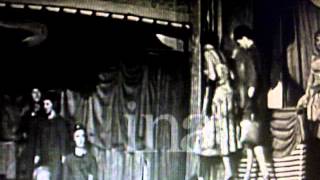 Défilé de vedettes de la chanson d'avant guerre :1960