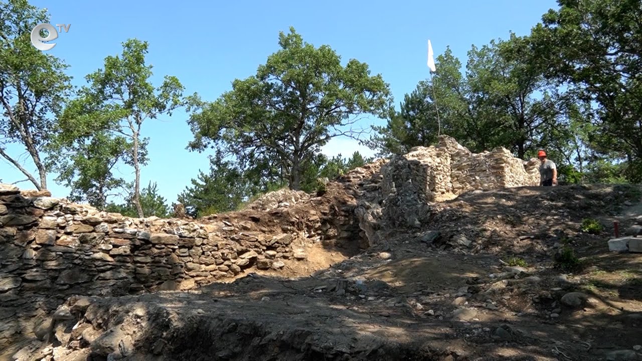 Държавно финансиране разширява проучванията на крепостта край Храстово