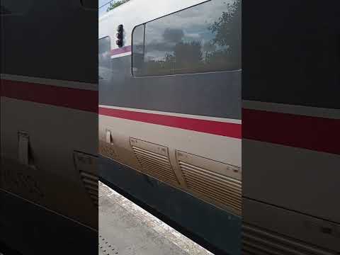 Enterprise DVT 9004 + Loco 201 No.207 passing Raheny for Dublin Connolly.  (24/8/24)