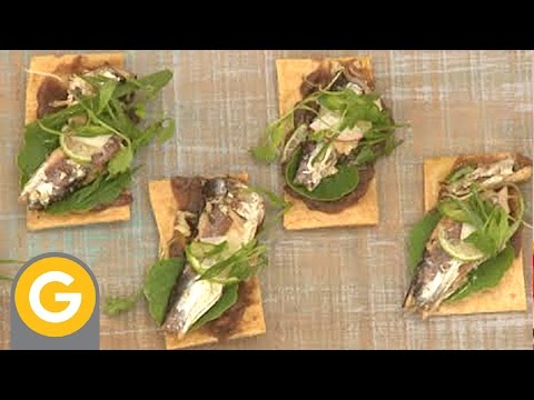 Aromas del hogar - Tostada de sardina y rábano fresco - Lomo de róbalo con ensalada de berenjenas