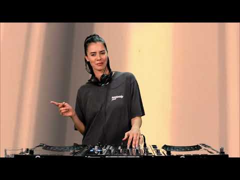 Fiona Kraft - In The Basement mix 3