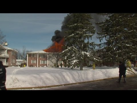 Fire destroys Orchard Park apartment complex at Green Lake
