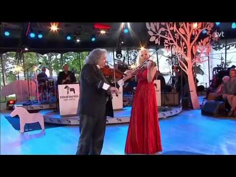 Linda Lampenius and Roby Lakatos