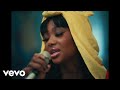 Summer Walker Girls Need Love Acoustic Performance