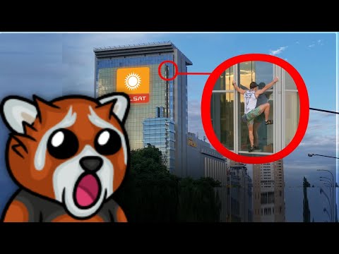 @TheEwron watches @BNTvideo enter the POLSAT Building