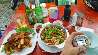 Núp mưa kiểu này là phê nhất! #amazing #food #amthuc #monngon #mukbang
