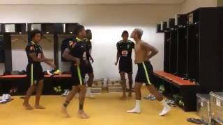 My boo dance - Neymar Jr  Marcelo Dani Alves Mrquinhos Paulinho