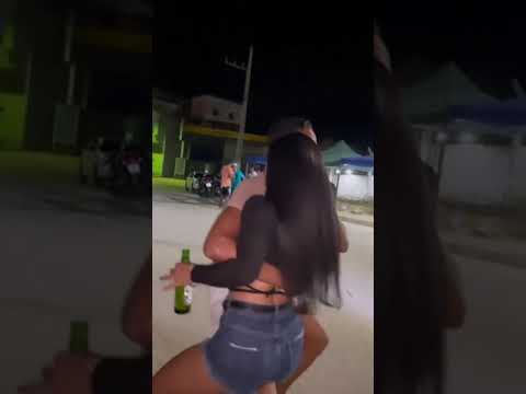 Casal Dançando Antes De Ir (Mc Romeu feat Tati Pink)
