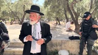 חוקה חקקתי גזרה גזרתי | מדוע אין להרהר אחר ציווי ה׳? | הרב יהודה שלוש | הר הבית (הרב יהודה שלוש) - התמונה מוצגת ישירות מתוך אתר האינטרנט יוטיוב. זכויות היוצרים בתמונה שייכות ליוצרה. קישור קרדיט למקור התוכן נמצא בתוך דף הסרטון