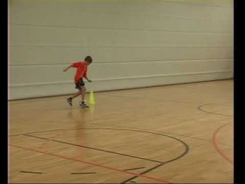 DS Fußball 18 Übung Passspiel mit Torschuss