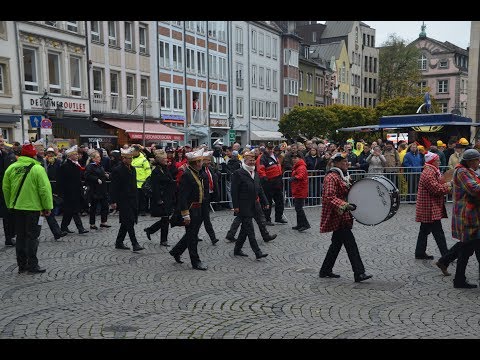2017 1111 Sessionseröffnung   Zug zum Rathaus  YT