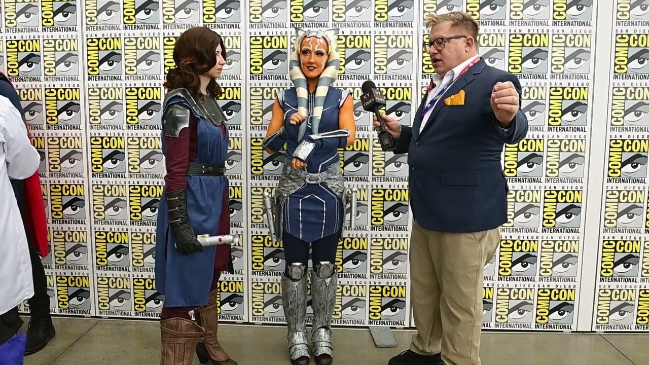 Ki Ann and  Lauren in their cosplay outfits at San Diego ComicCon