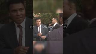 Download lagu Muhammad Ali With a Fan 👑🕊 mp3