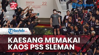 Persis Hari Ini: Momen saat Kaesang Tonjolkan Kaus Berlogo PSS Sleman saat Pertandingan Persis Solo