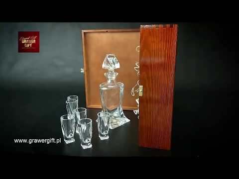 Karafka grawerowana Bohemia w asyście 6 kieliszków w eleganckim, drewnianym etui - model 0004k6