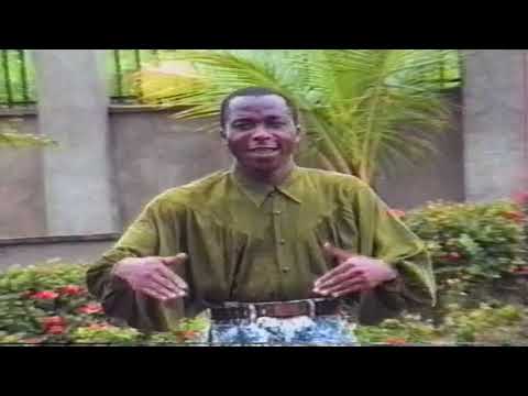 Bro Luke Ezeji    Agam Ekele gi (First Gospel version)