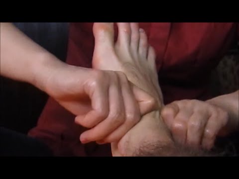 Massagem nos pés e pernas com voz relaxante - ASMR sem vídeo falado