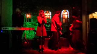 Lingerbliss en La Capilla Electricity