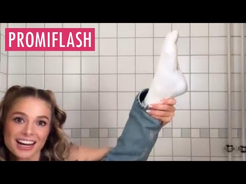 Lola Weippert geht in Socken und barfuß auf öffentliche Klos