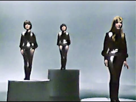 The Shangri-las - Out In the Streets  * HQ True STEREO *