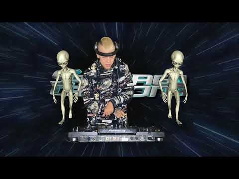 Santiago Cardona - Los Cardonasos #2 👽  (Live Guaracha Set)