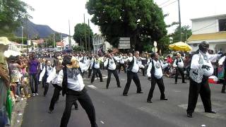 preview picture of video 'Tanys Girls - Grande Parade du Mardi Gras de Basse-Terre, Guadeloupe 2012'