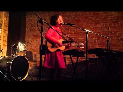Molly Jean live at 12 Grapes' Kids Open Mic