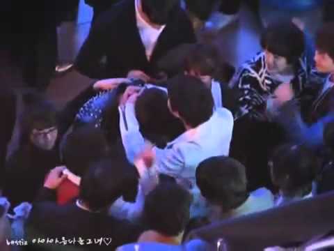 [Fancam] MKMF'08 Minho comfort Crying Keybum(and Jjong)