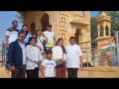 आमचा सर्वांचा वेगळाच लूक..😅खूप मोठी भव्य मूर्ती..😍 तनोट देवी मंदिर..🙏🏻