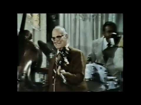 I Want to Be Happy  -  Joe Venuti (Violin)