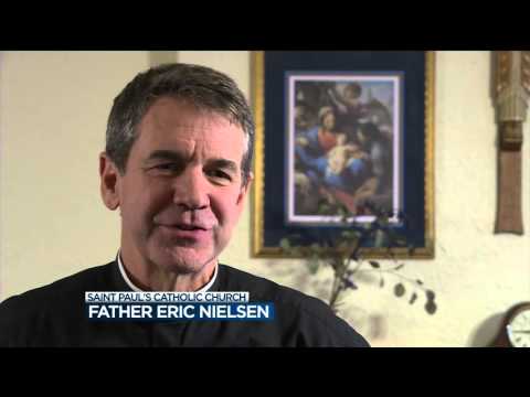 Priest: People allowed to sleep on church steps only after 10 p.m.