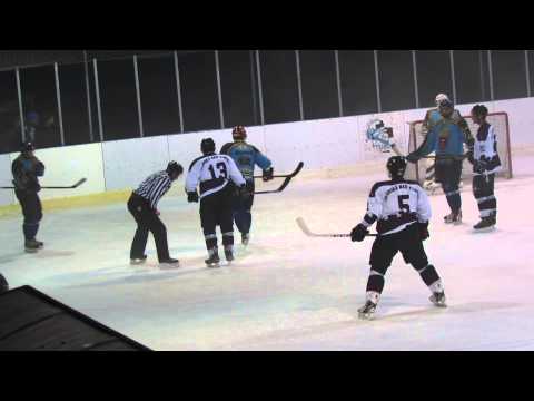 Hluboká n.Vltavou Knights - Jiskra Humpolec 2:3, 2013-14 (střela Lukáše Duška)